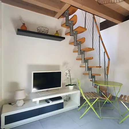 Apartment Le 30 - Duplex En Rez-de-jardin Proche Du Centre Montelimar